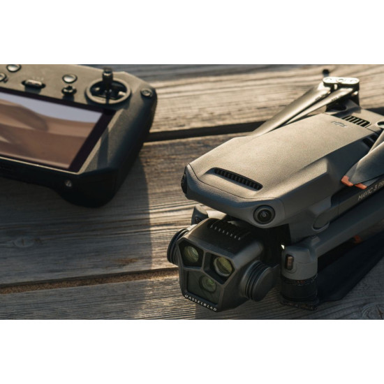 Квадрокоптер DJI Mavic 3 Pro (CP.MA.00000656.01)